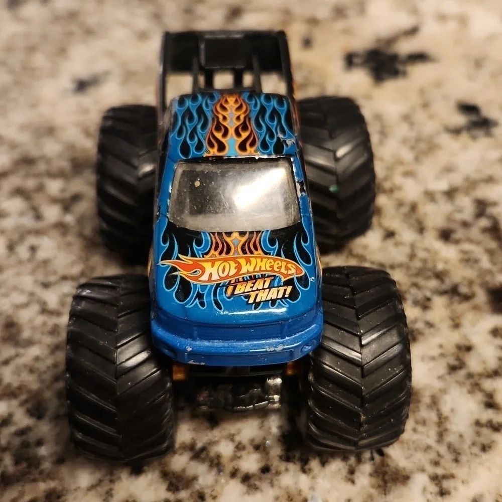 Hotwheels monster truck jmhas bent axel poor condition